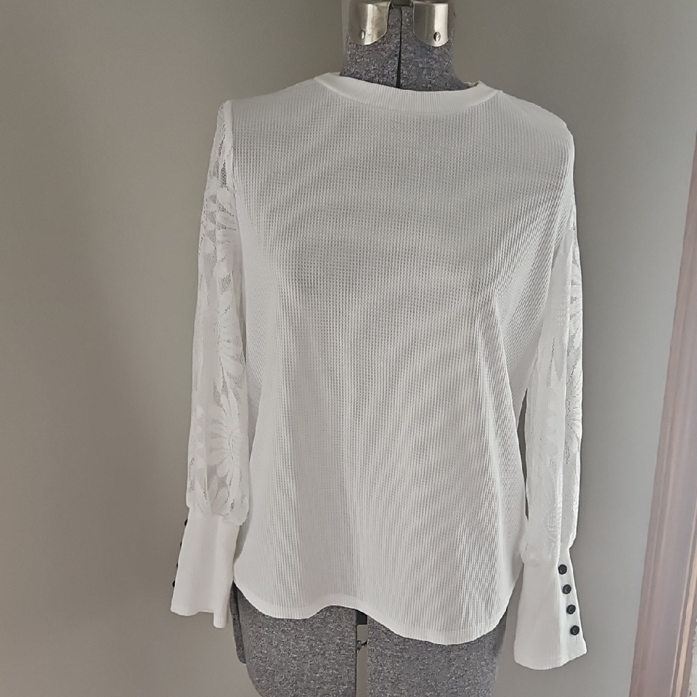 White waffle knit lace sleeve top